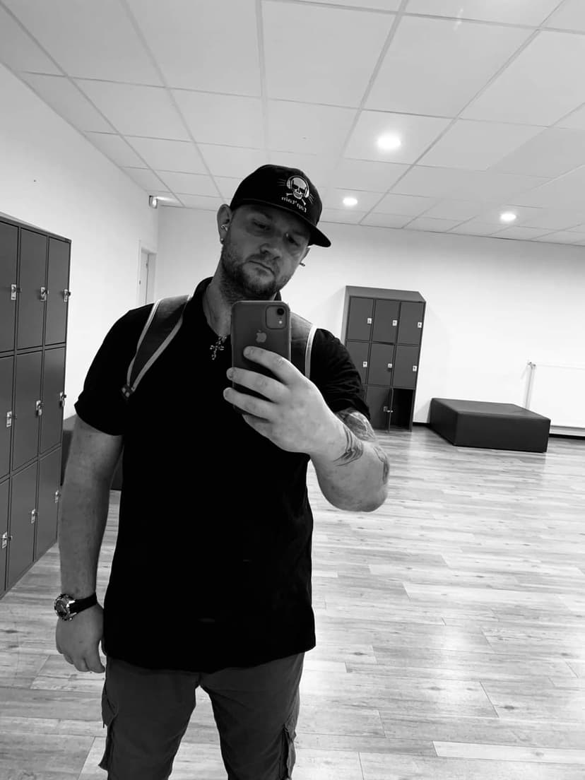 Dorian Rencontre bdsm Pleujouse