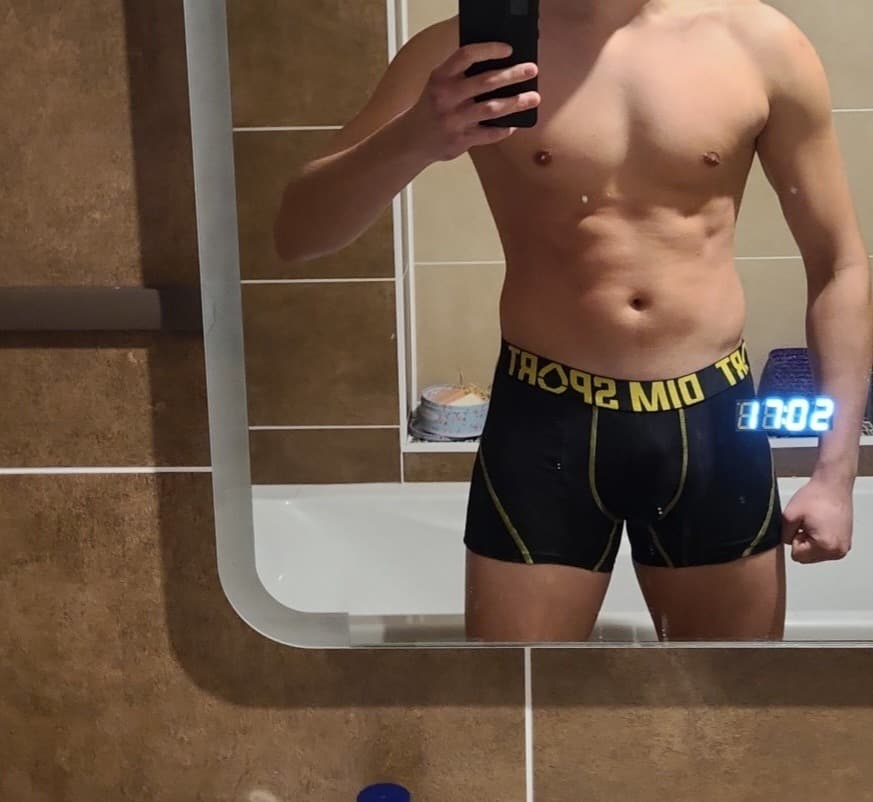 Edwin - Rencontre BDSM à Neirivue Profil de Edwin, 43 ans, Rencontre BDSM à Neirivue (Fribourg)