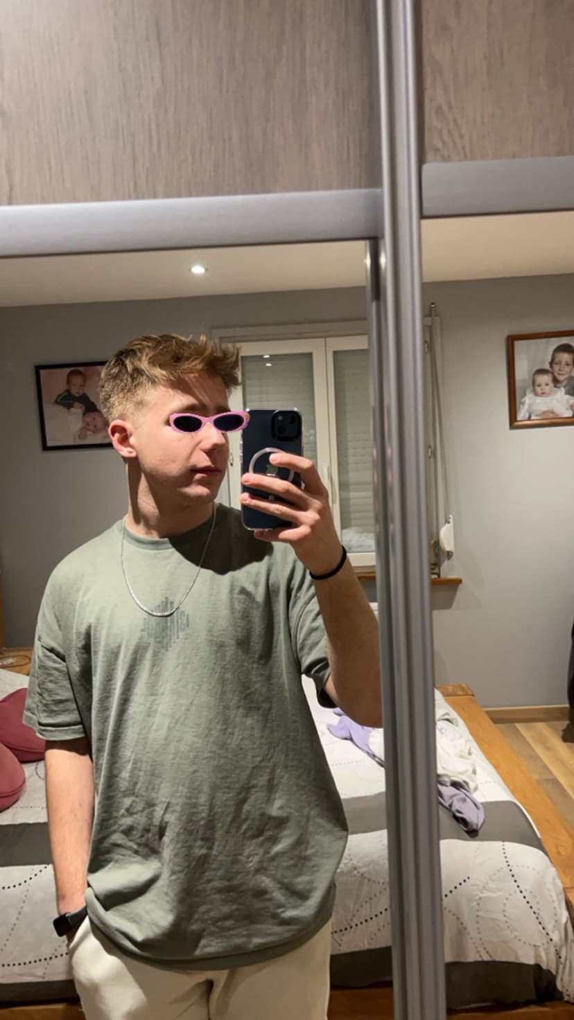 Aaron Rencontre bdsm Brünisried