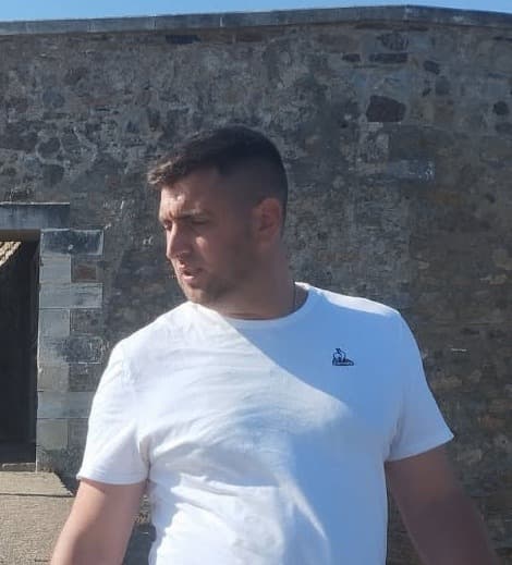 Germain - Rencontre BDSM à Acquarossa Profil de Germain, 38 ans, Rencontre BDSM à Acquarossa (Tessin)