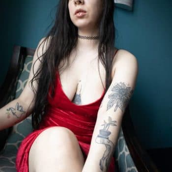 Léna - Rencontre BDSM à Champéry Profil de Léna, 43 ans, Rencontre BDSM à Champéry (Valais)