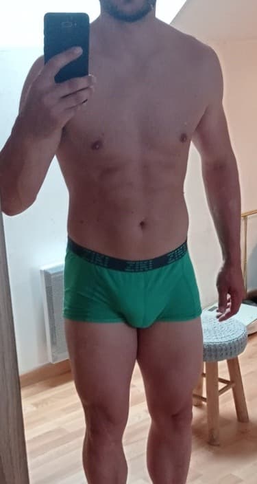 Loup - Rencontre BDSM à Bettwiesen Profil de Loup, 44 ans, Rencontre BDSM à Bettwiesen (Thurgovie)