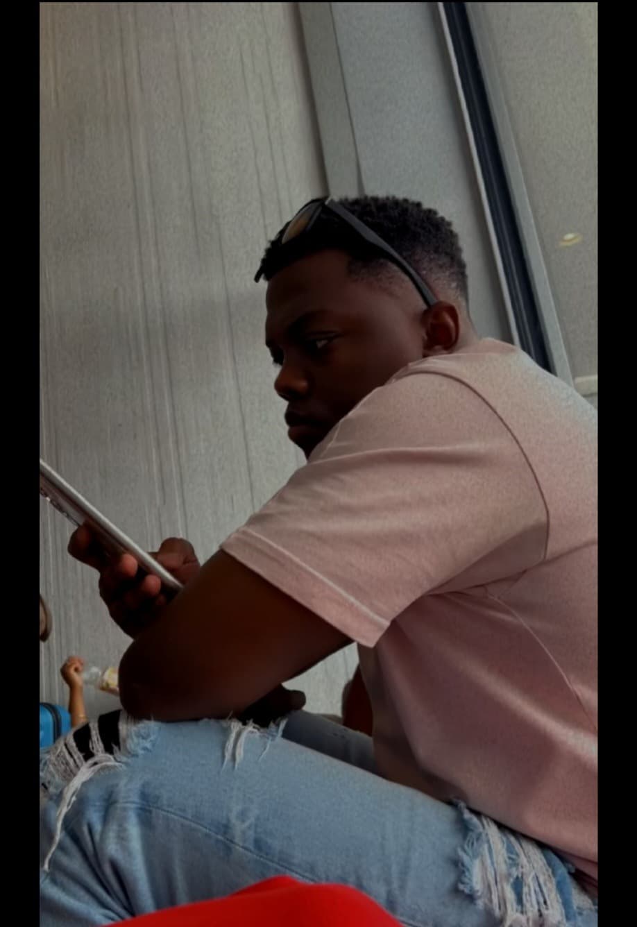 Paulin - Rencontre BDSM à Messen Profil de Paulin, 30 ans, Rencontre BDSM à Messen (Berne)