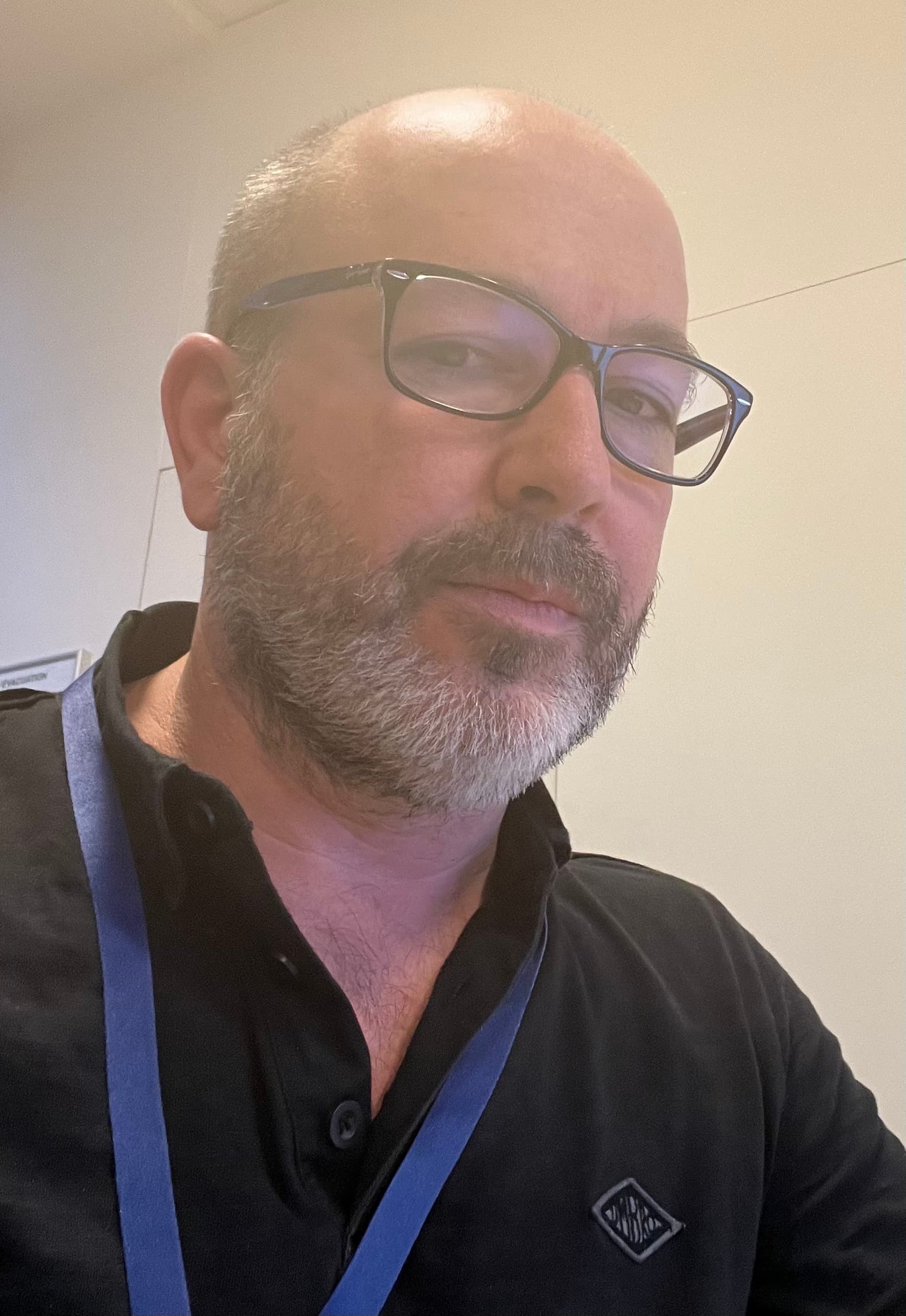 Simon - Rencontre BDSM à Cotterd Profil de Simon, 27 ans, Rencontre BDSM à Cotterd (Vaud)