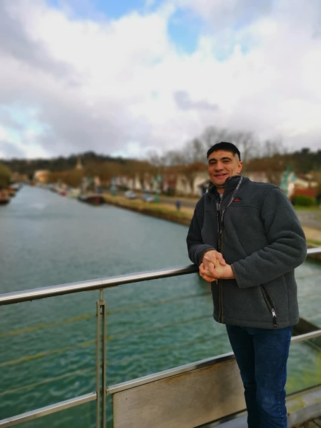 Mouhamad - Rencontre BDSM à Portein Profil de Mouhamad, 39 ans, Rencontre BDSM à Portein (Grisons)