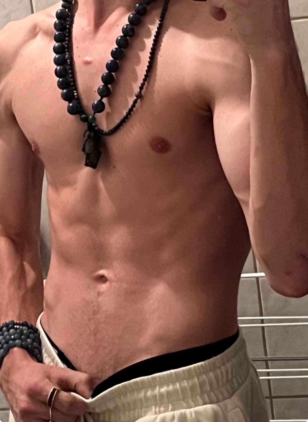 Eliakim - Rencontre BDSM à Vernier Profil de Eliakim, 34 ans, Rencontre BDSM à Vernier (Genève)