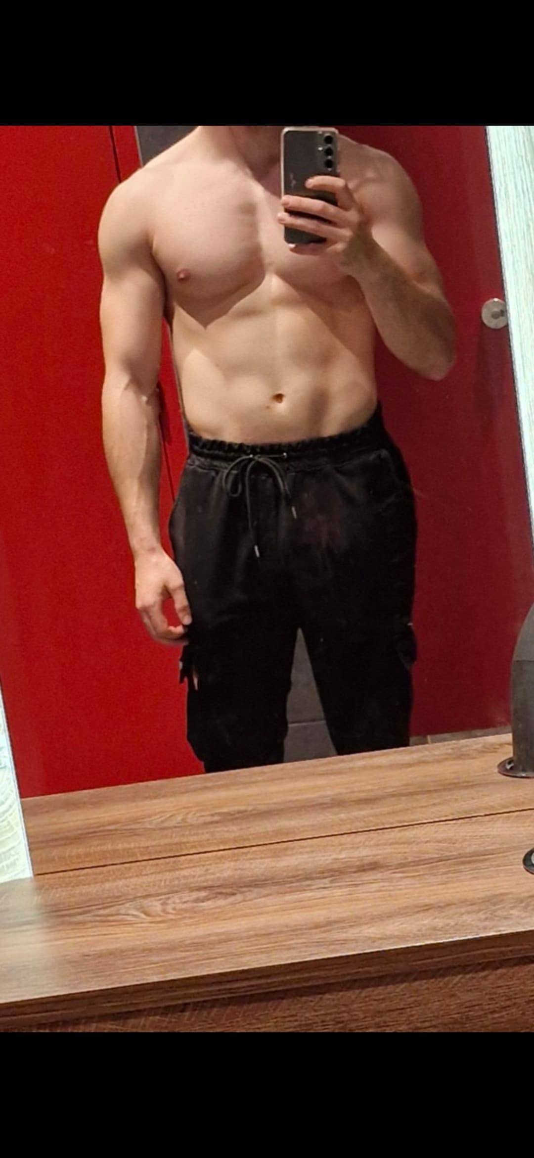 Achille - Rencontre BDSM à Klosters Profil de Achille, 35 ans, Rencontre BDSM à Klosters (Grisons)