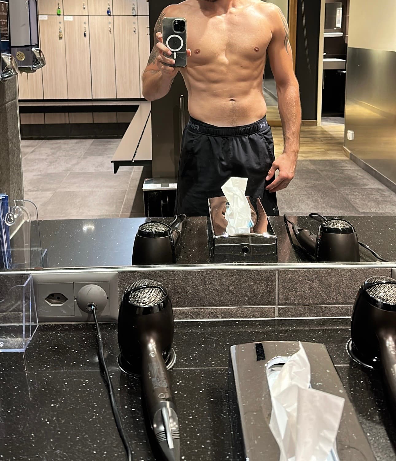 Nolhan - Rencontre BDSM à Dettighofen Profil de Nolhan, 35 ans, Rencontre BDSM à Dettighofen (Thurgovie)