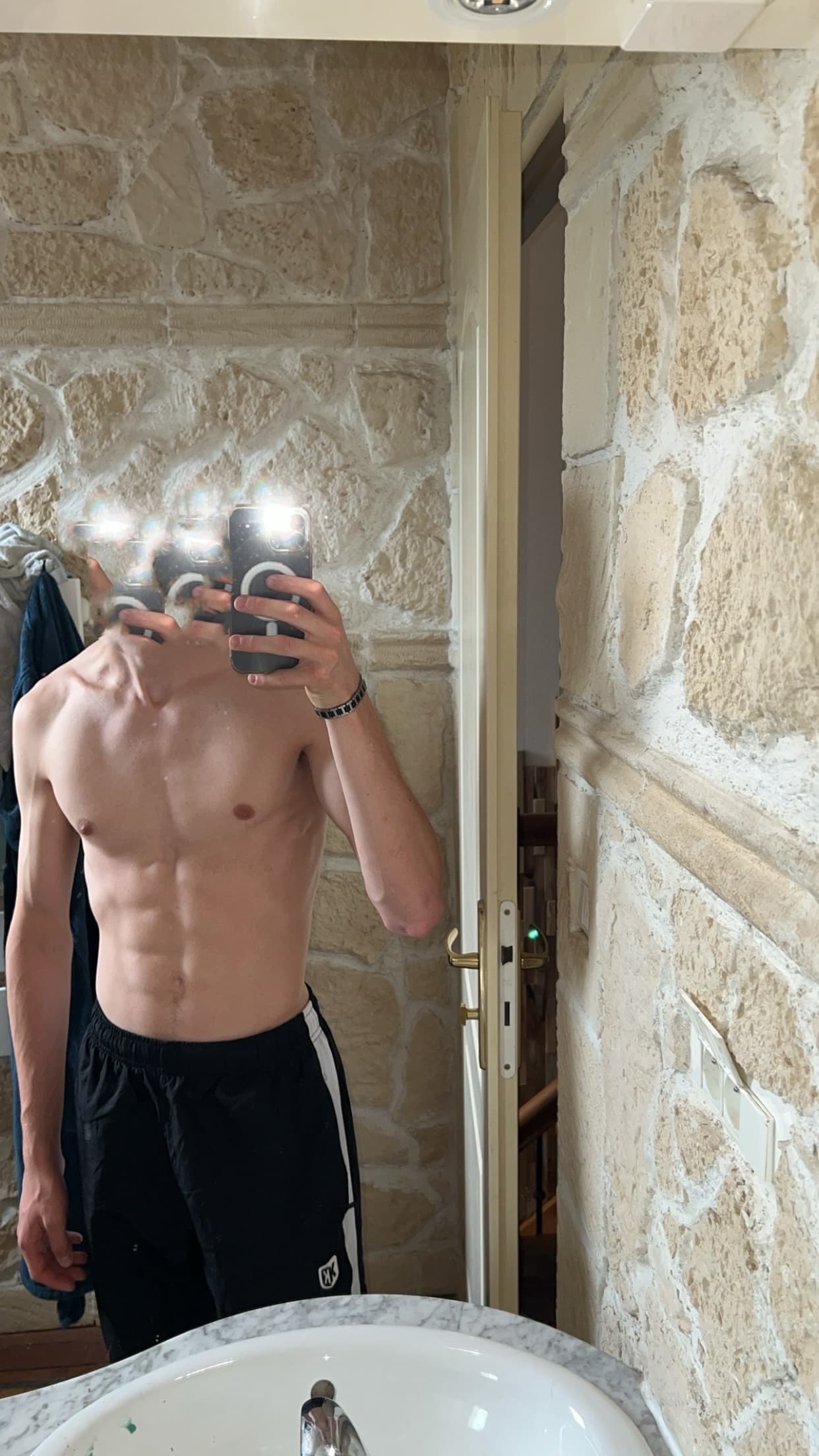 Farell - Rencontre BDSM à Gunterswilen Profil de Farell, 31 ans, Rencontre BDSM à Gunterswilen (Thurgovie)